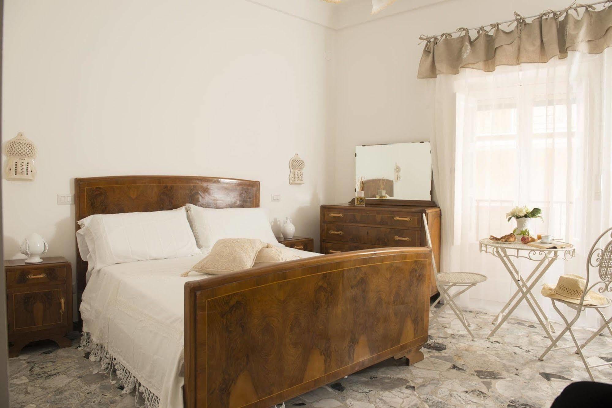 Dimora Cappuccini Guest House Cisternino Eksteriør billede